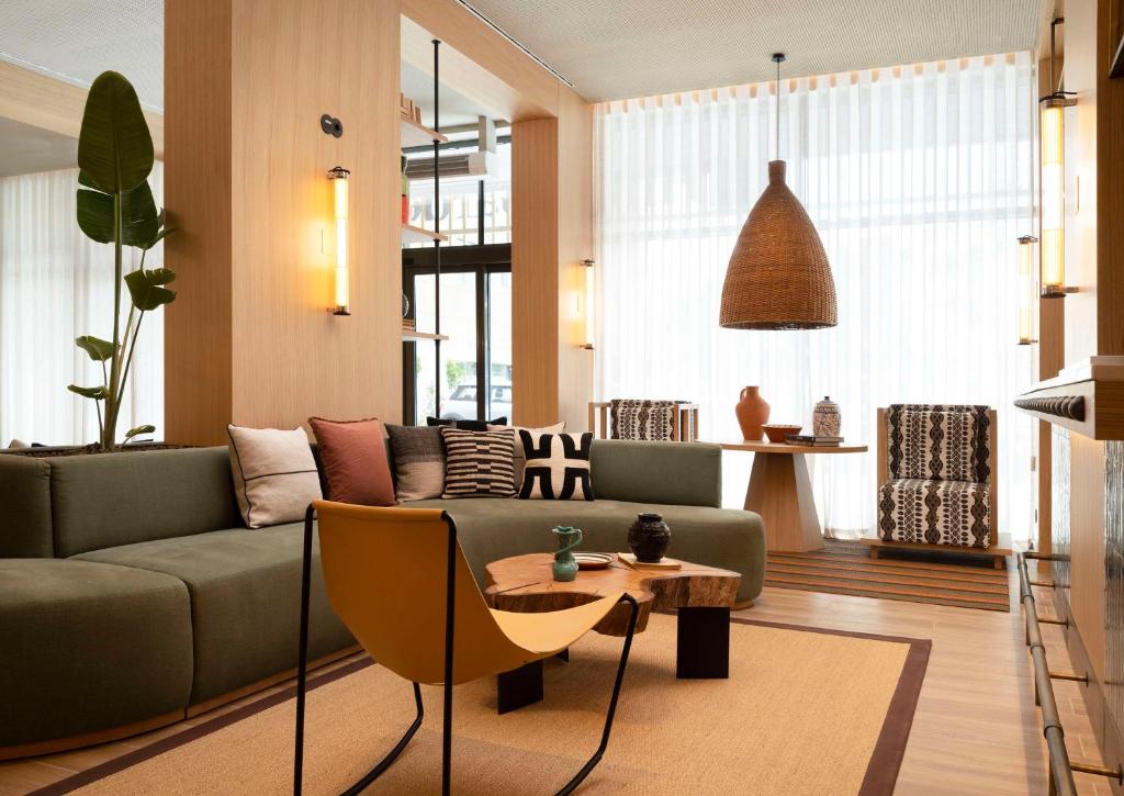 hilton 14
