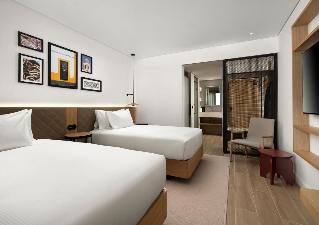 hilton 3