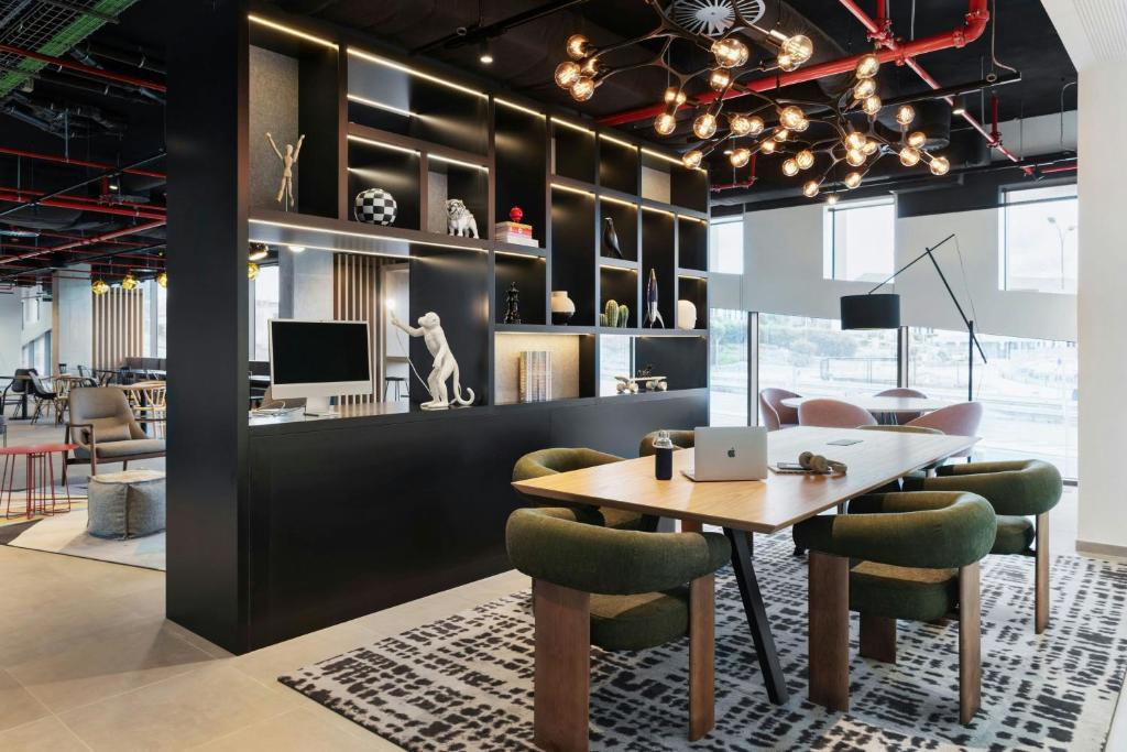 moxy 14
