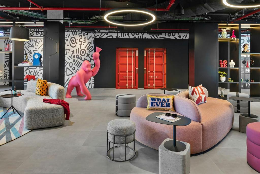 moxy 9